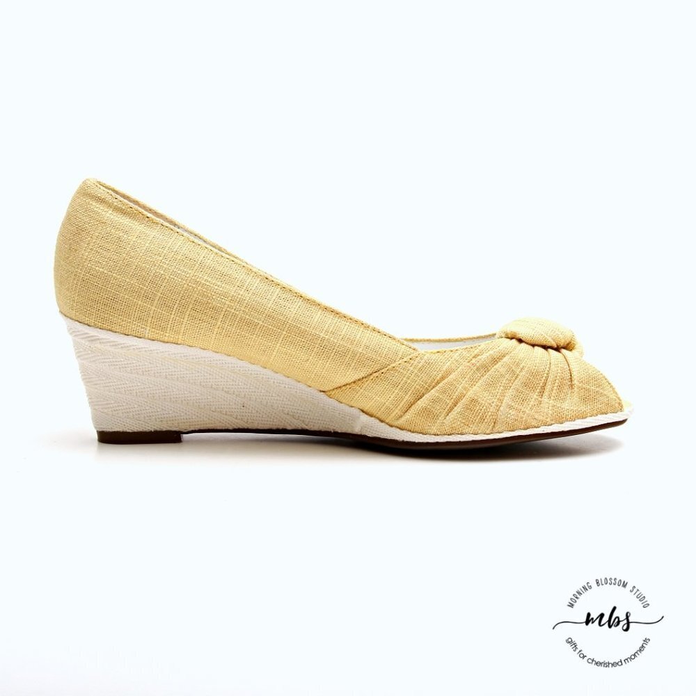 NWT Etienne Aigner Textile Diplomat Wedges‎ Yellow - Picture 8 of 15